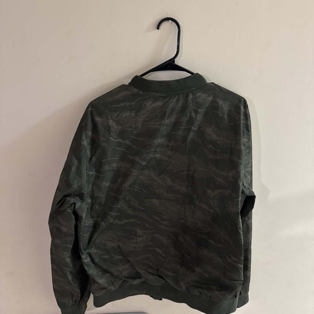 No Boundaries Men's Camo Bomber Jacket, Full Zip, Size L - Picture 5 of 5